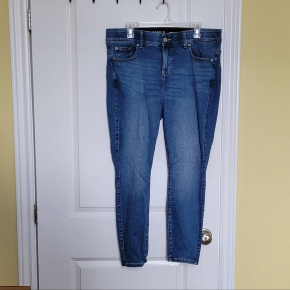 torrid Denim - Torrid jeans Bombshell Skinny stretchy blue denim plus size 16 distressed pants